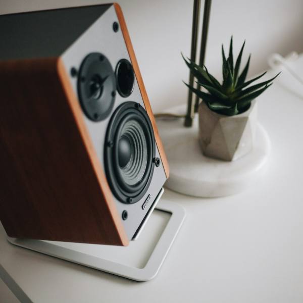 JBL Authentics 200
